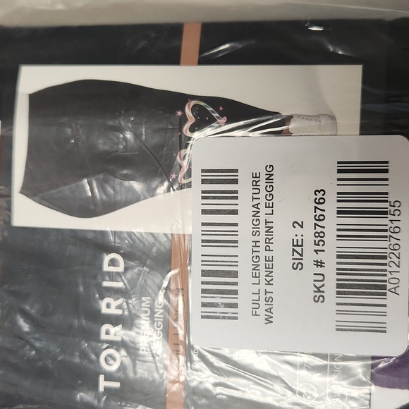 ❤️NWT VINTAGE TORRID LEGGING - CHRISTMAS CANDY CANE RAINBOW HEART KNEE PLUS SIZE - Picture 7 of 11